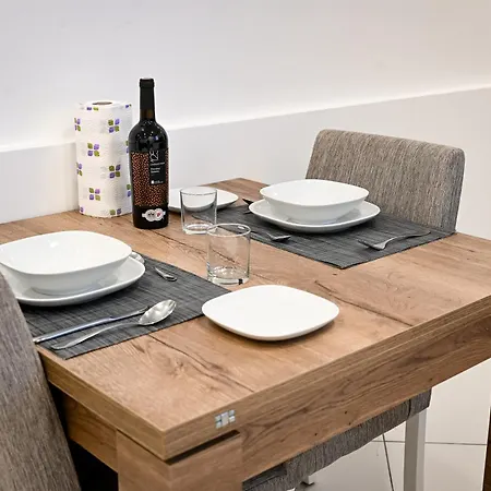10 Park * Msida