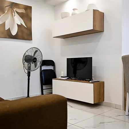 10 Park Apartment
