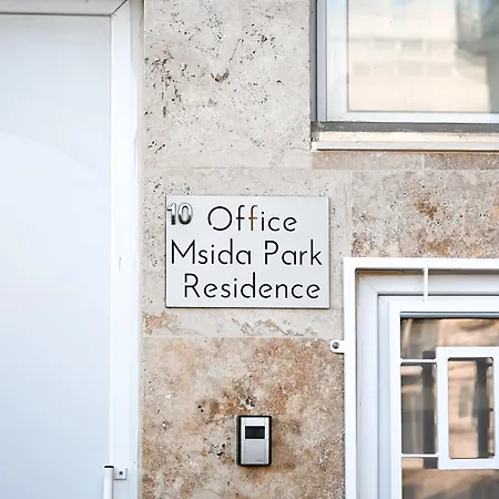 Apartment 10 Park *